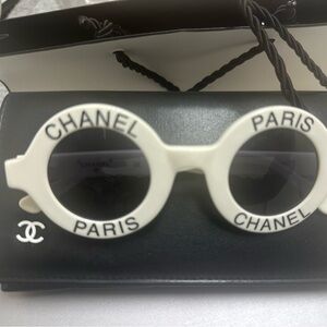 Vintage 1993 Chanel Paris CC logo round white sunglasses 01945